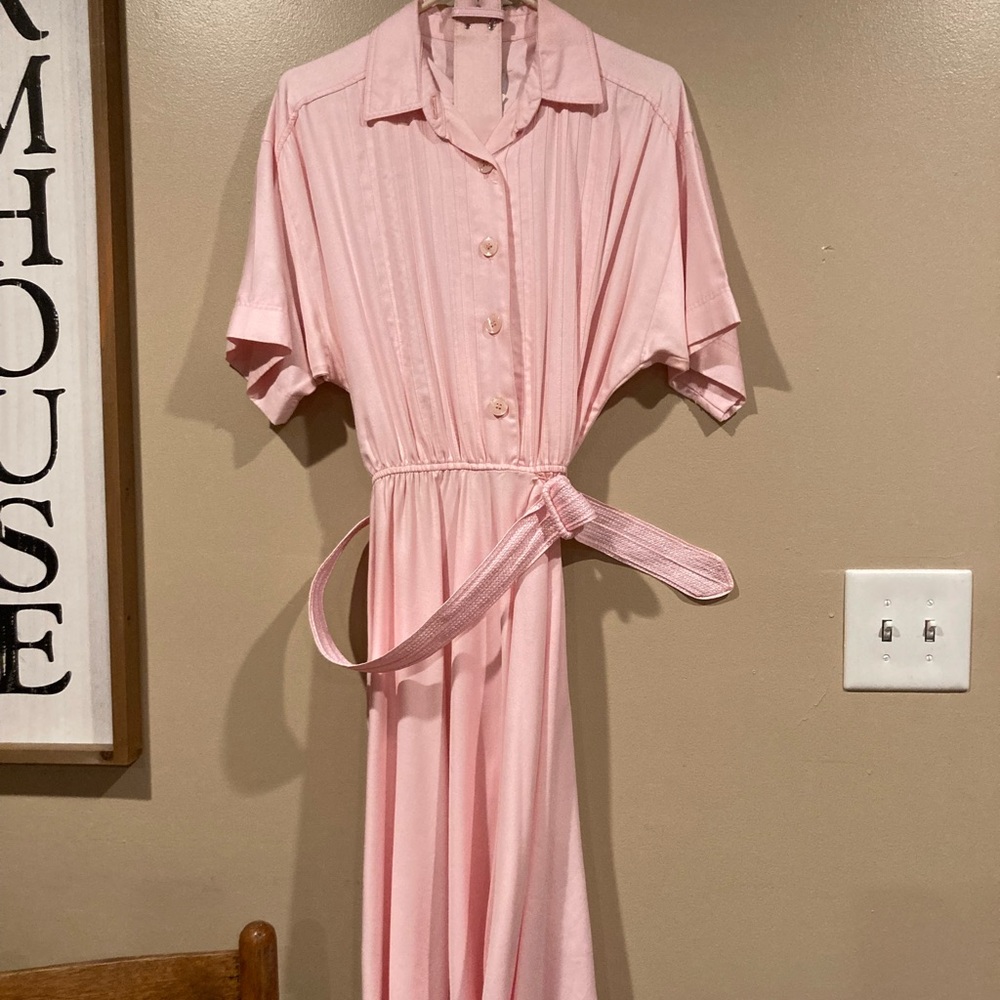 Vintage Ladies dress with belt